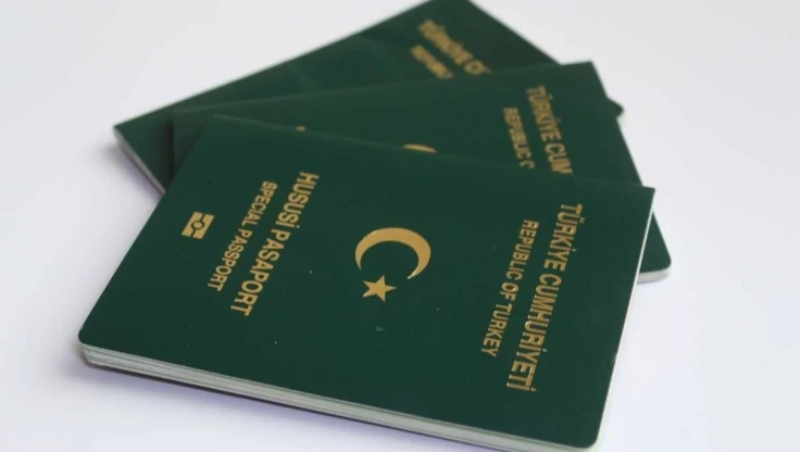 Türkiye'nin 1,8 Milyon Yeşil Pasaportu AB'yi Tedirgin Etti: Vizesiz Hak Askıya Alınabilir